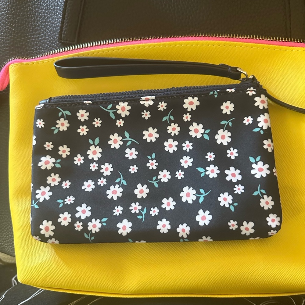Kate Spade Stylish Jae Fleur Black Nylon Wristlet With Smooth Leather Trim. - Picture 6 of 15